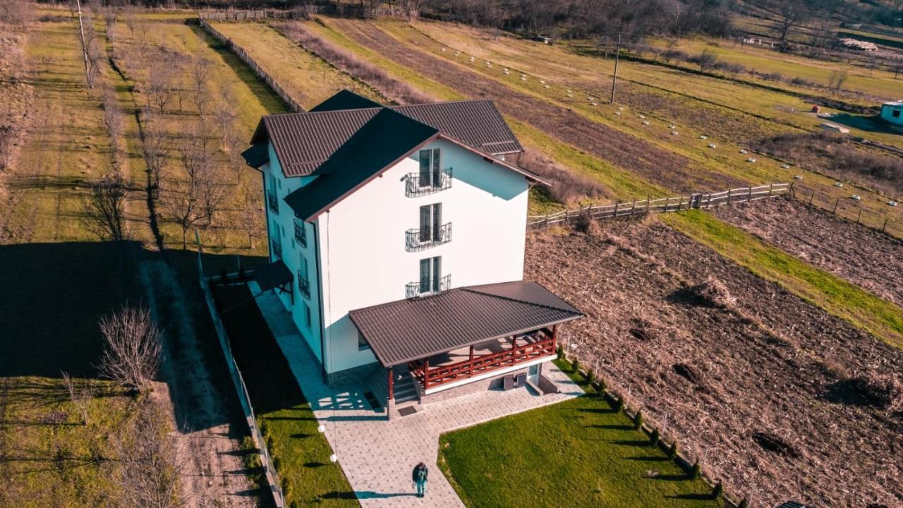 Casa Dumitru Hotel Ceraşul Exterior photo